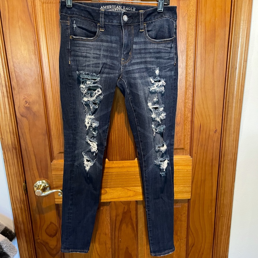 AMERICAN EAGLE JEANS